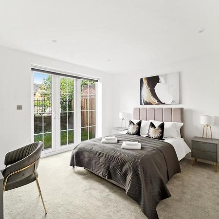 Drake House Apt 3 In Staines - Free Parking - Heathrow - Thorpe Park Exterior foto
