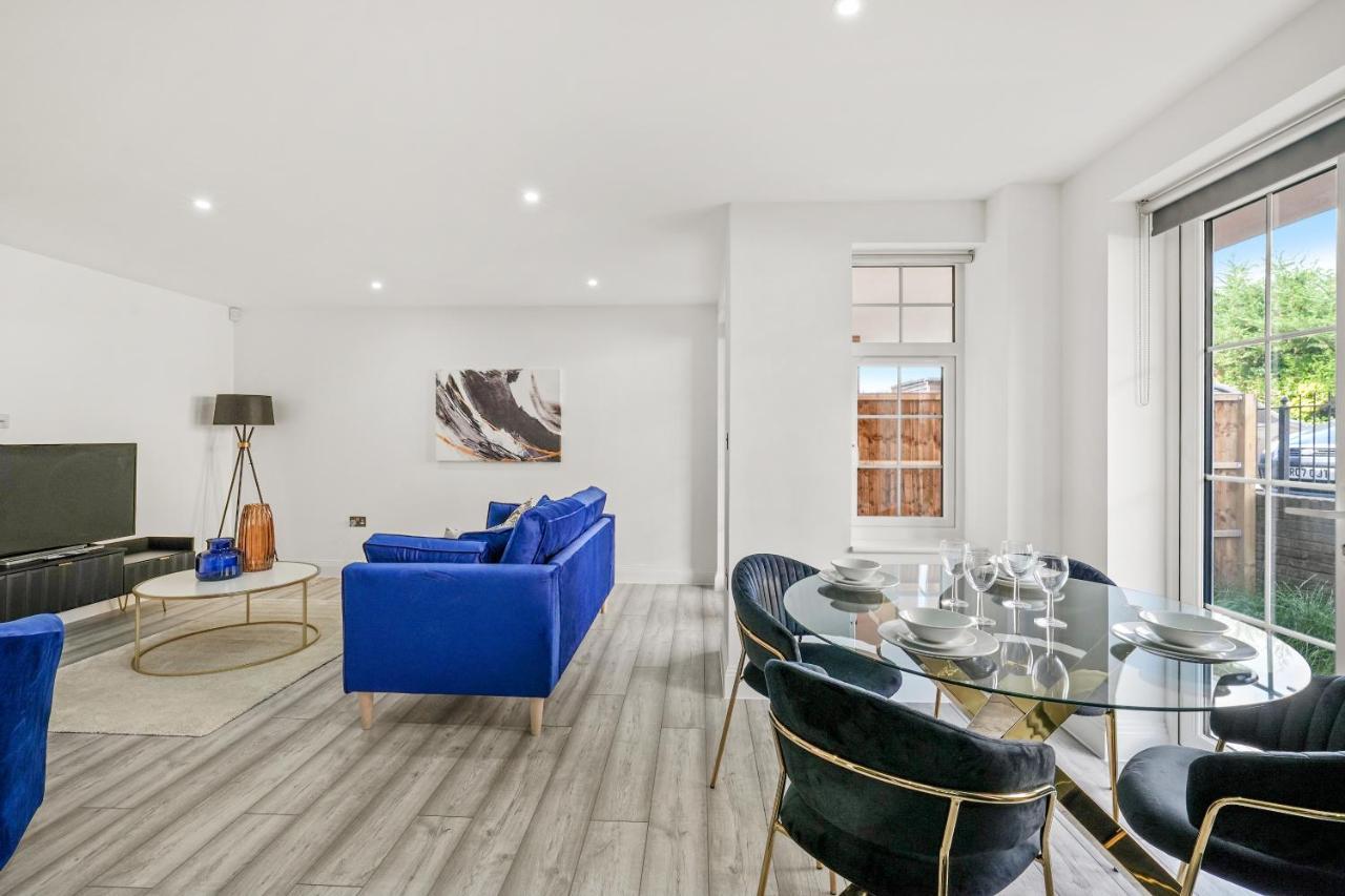 Drake House Apt 3 In Staines - Free Parking - Heathrow - Thorpe Park Exterior foto